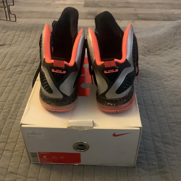 LeBron 9-The Mango Edition/Size-8 - Picture 2 of 4